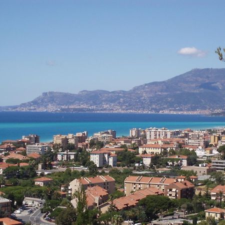 Villa Gaia - B&B La Finestra Sul Mare exclusive Villa&guest house Bordighera Extérieur photo