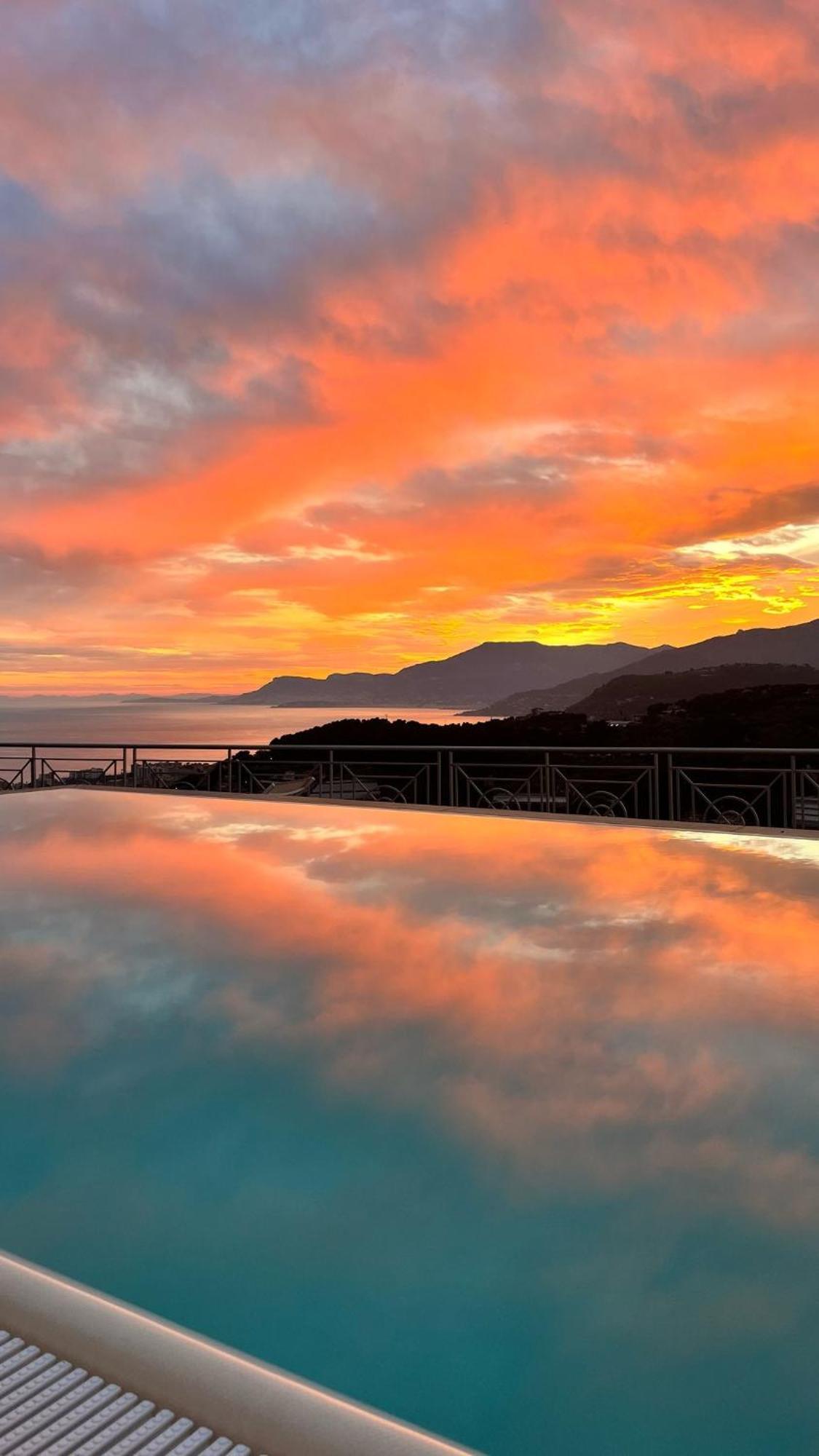 Villa Gaia - B&B La Finestra Sul Mare exclusive Villa&guest house Bordighera Extérieur photo