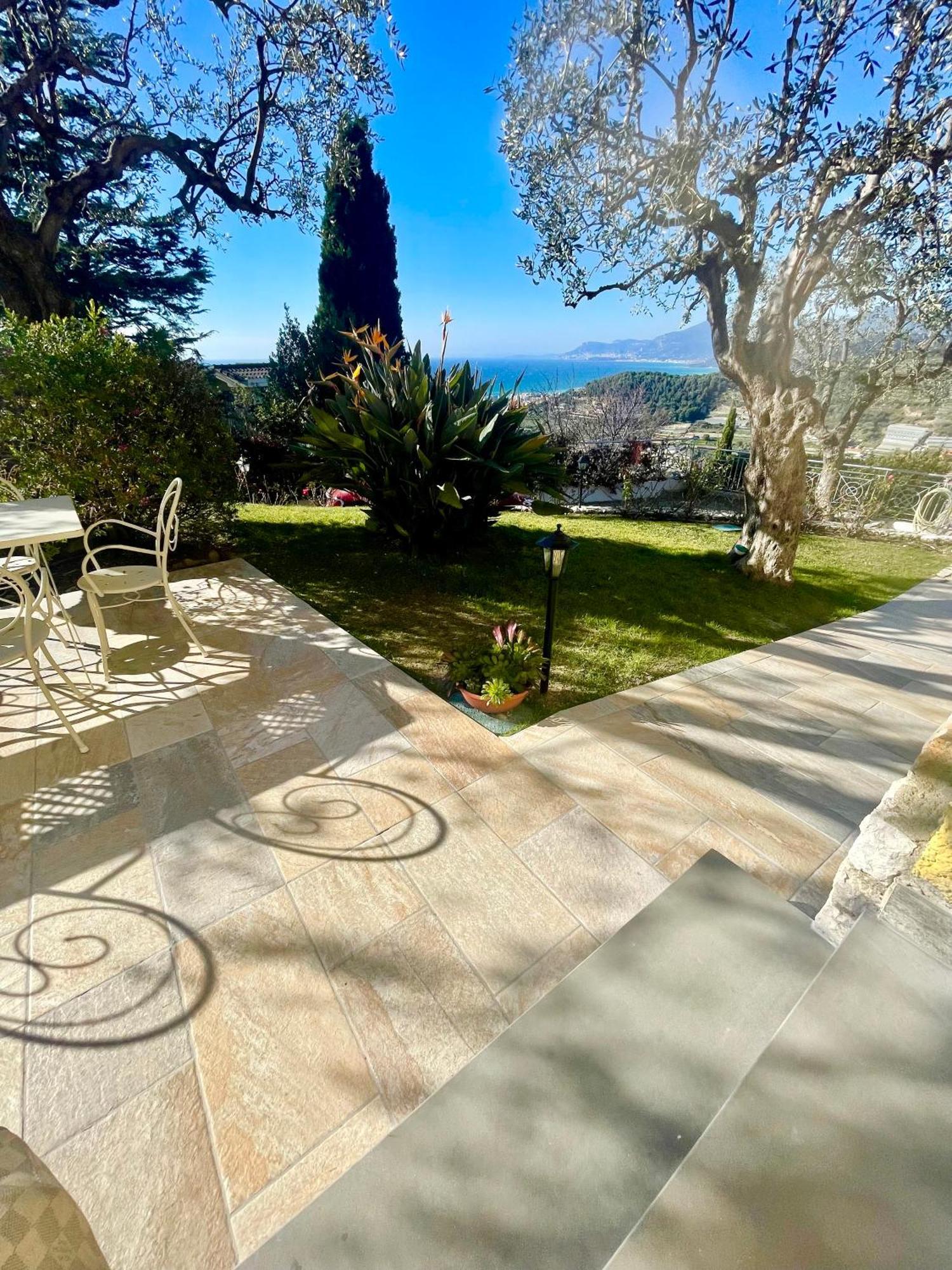 Villa Gaia - B&B La Finestra Sul Mare exclusive Villa&guest house Bordighera Extérieur photo