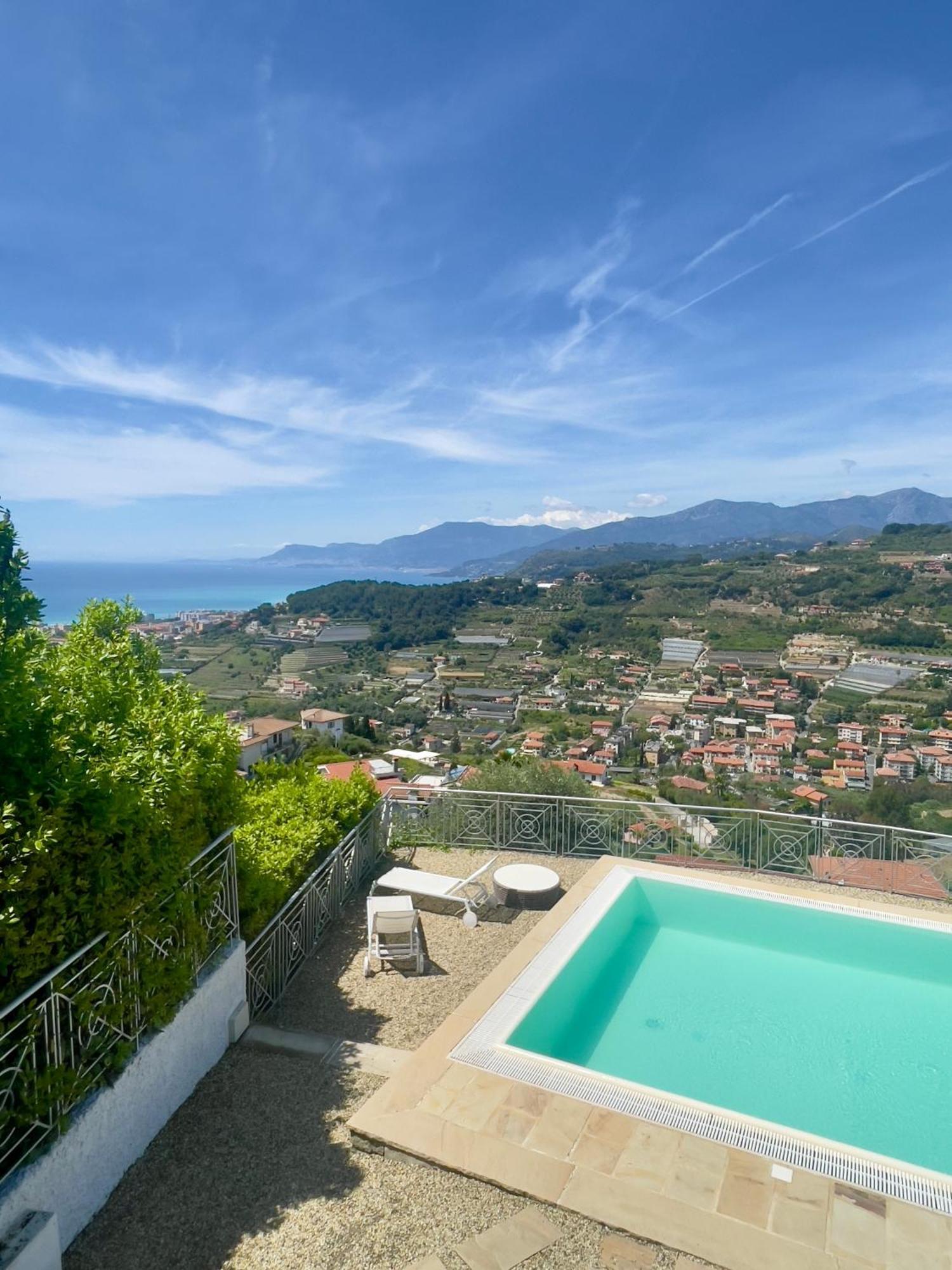 Villa Gaia - B&B La Finestra Sul Mare exclusive Villa&guest house Bordighera Extérieur photo